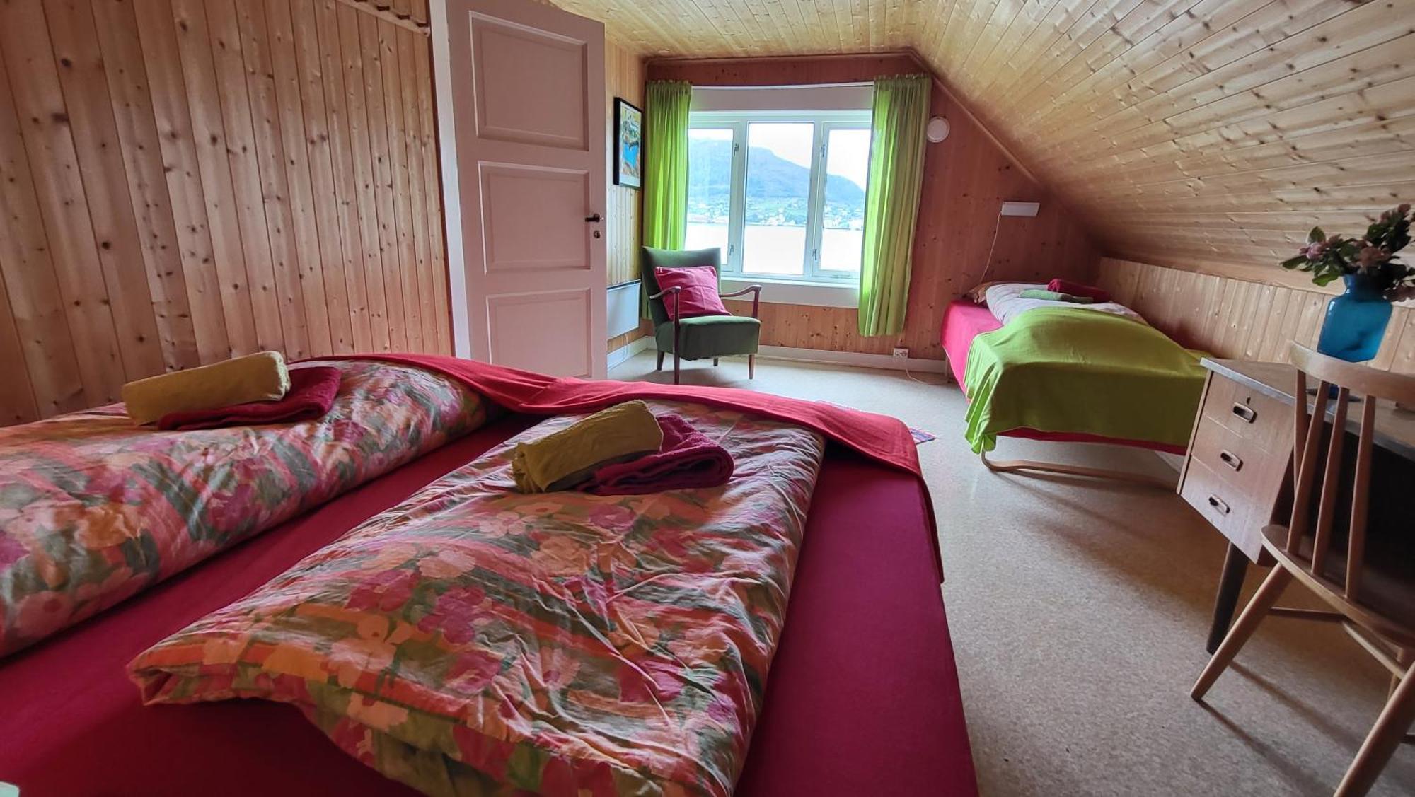 Ulvesund Fyr Bed & Breakfast Raudeberg Exterior photo