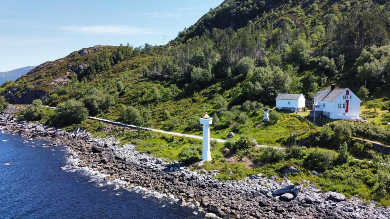 Ulvesund Fyr Bed & Breakfast Raudeberg Exterior photo